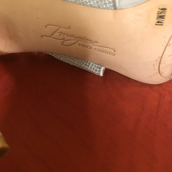 Vince Camuto Fabric top Heels S9.5 - Picture 5 of 6